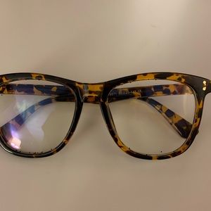 Woman’s blue light glasses